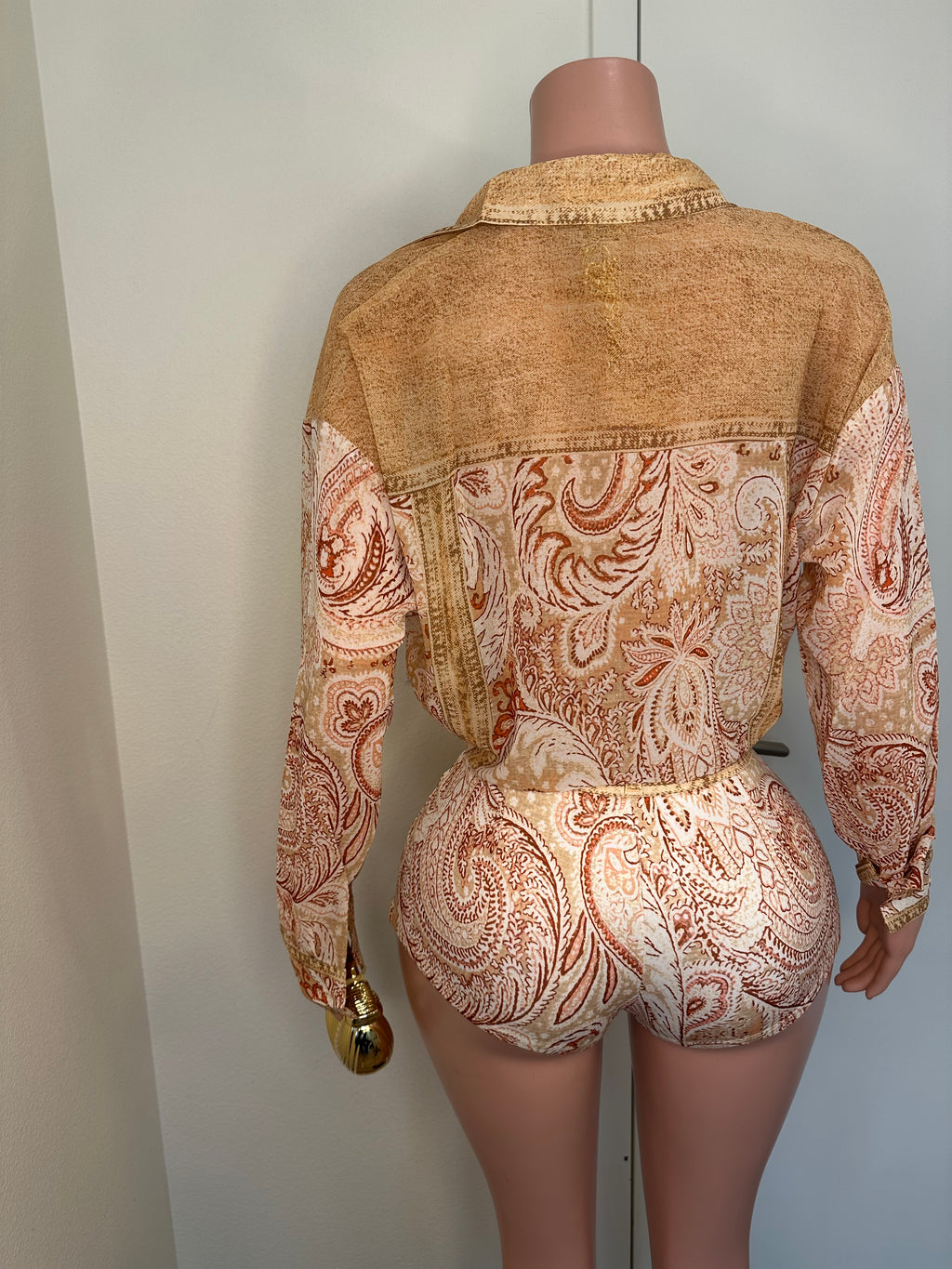 GOLDEN SHORT SET – MUTED LABEL