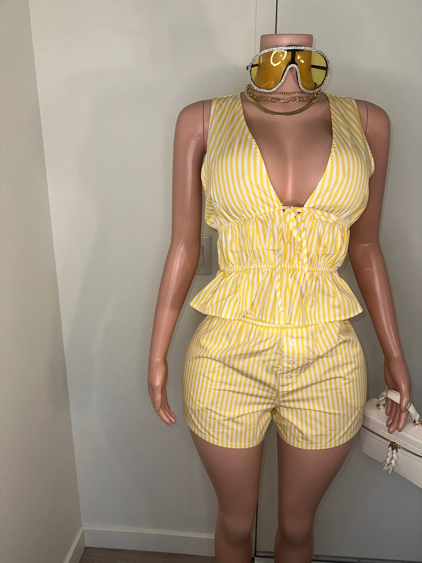 FEELING GIRLY GIRL SHORT SET | 2 COLORS