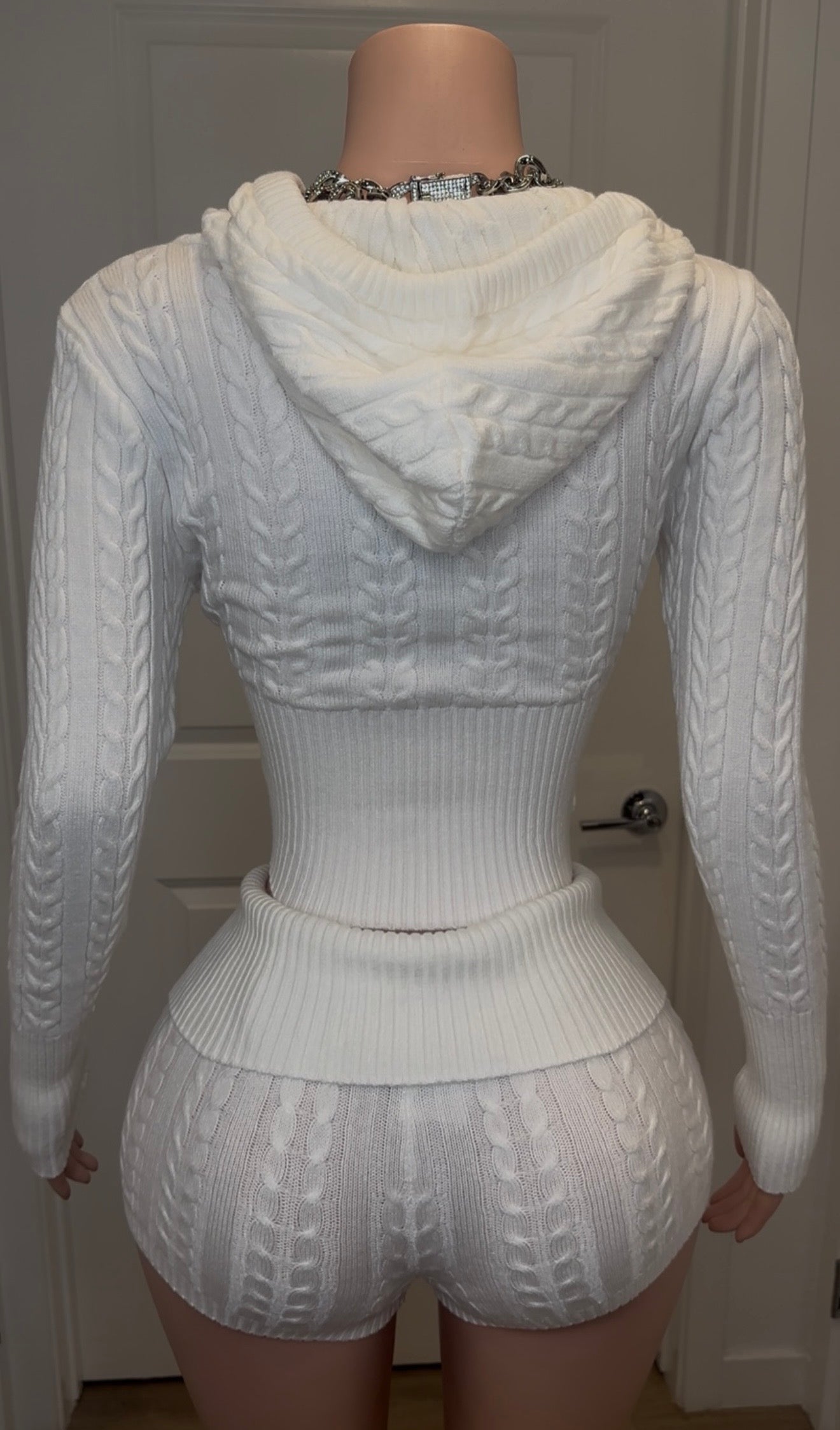 PURE CABLE KNIT SET